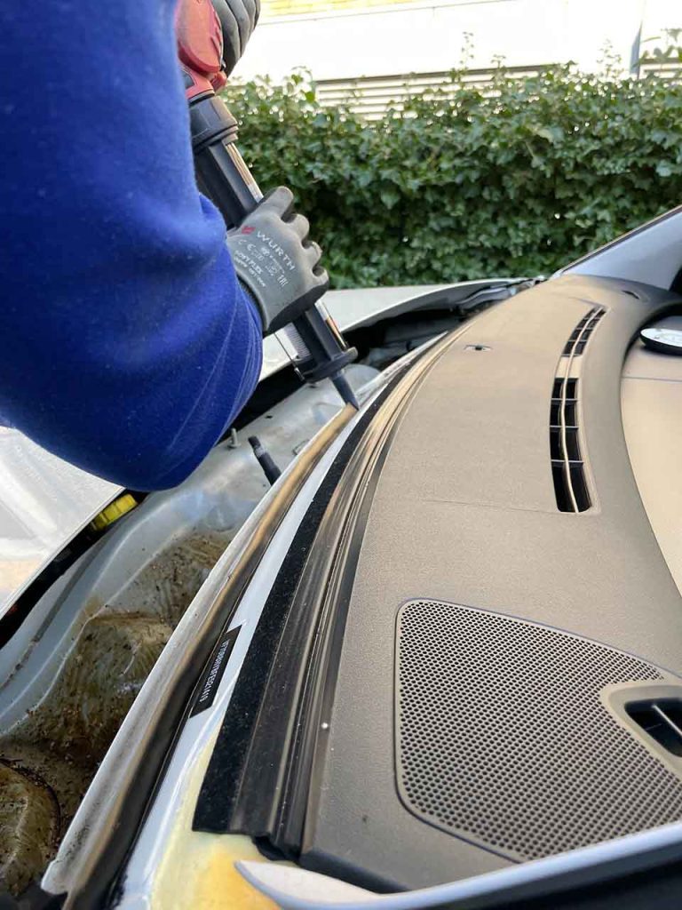 Auto Window Repair Service