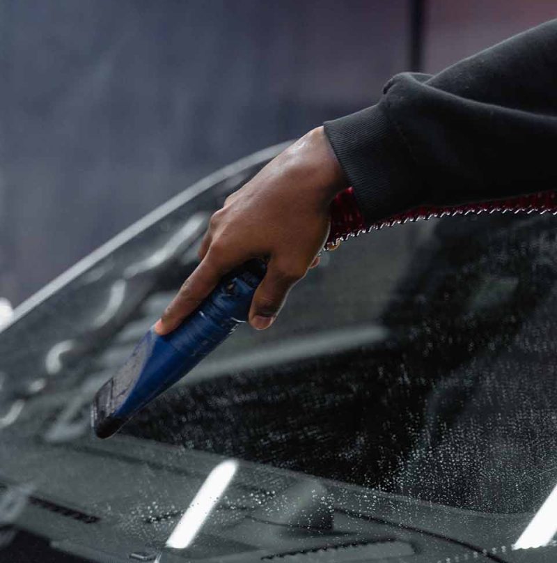 Your Location and Fix the Windshield of Your Car Right